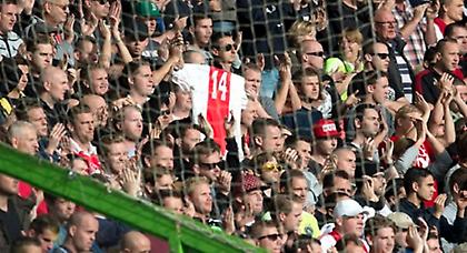 Ο Άγιαξ στο πλευρό του Κρόιφ (video)