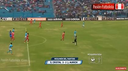 Ασίστ με τακουνάκι από… διαιτητή (video)