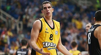 Αιμάτωμα στο μάτι ο Μιλόσεβιτς!