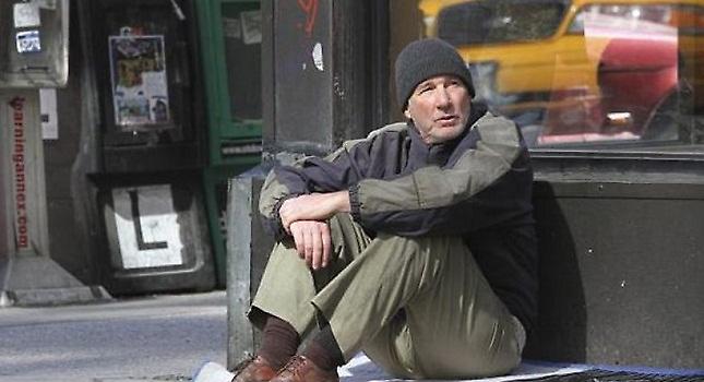 Η αλήθεια πίσω από τη φωτογραφία του «άστεγου» Ρίτσαρντ Γκιρ που έγινε viral