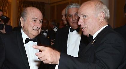 Αγγλία προς Μπλάτερ: «Τα λεφτά μας πίσω»