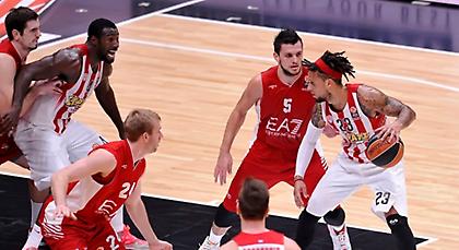 Χάκετ: «Κανείς δεν κερδίζει τίτλο τον Οκτώβριο»