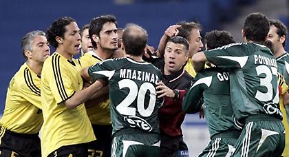 «Πρασινίζει» το παρελθόν του ντέρμπι (video)