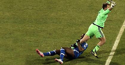 Ο Ντρογκμπά δεν έχει αφήσει άνθρωπο όρθιο (pics/video)