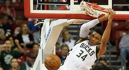 Σπάει τα κοντέρ ο Αντετοκούνμπο