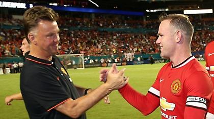 Ο Φαν Χάαλ στηρίζει (και στέλνει διακοπές) τον Ρούνεϊ