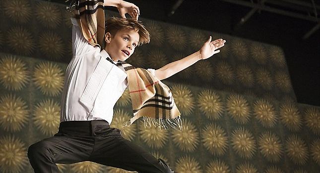 Στα χνάρια του μπαμπά και ο Ρόμεο Μπέκαμ (pics/vids)