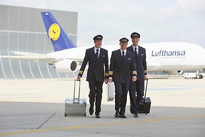 Σαντορίνη και Κέρκυρα βάζει η Lufthansa για το 2016