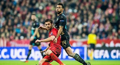 Το χειρότερο κόρνερ της χρονιάς από τον Τσάμπι Αλόνσο (video)