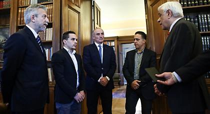 Στον Πρόεδρο της Δημοκρατίας ο Λευτέρης Πετρούνιας (Pics)
