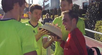 Η τούρτα έκπληξη στον Λαμ και η «απειλή» του Μίλερ (video)