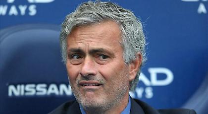 Κρατάει Μουρίνιο, γιατί δεν βρίσκει άλλον ο Αμπράμοβιτς