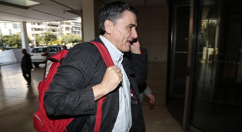 Αδειάζει η κλεψύδρα με νέα εμπλοκή για τα κόκκινα δάνεια