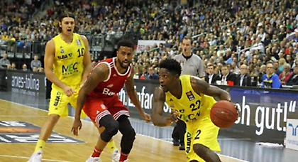 Θρίαμβος της Άλμπα στο ντέρμπι, ήττα για Μπάμπεργκ