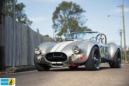 Το Monster Cobra γατζώνεται στην άσφαλτο χάρη στη Bilstein