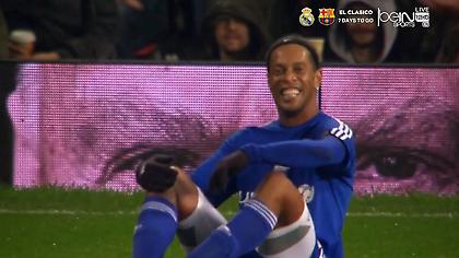 Τους κάνει πλάκα ο Ρόνι (video)