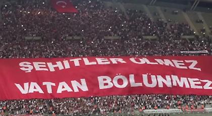 Μια τουρκική εκδοχή για τις αποδοκιμασίες στη σιγή