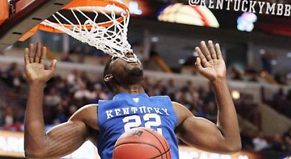 Πιάστηκαν τα δόντια του στο… διχτάκι! (video)