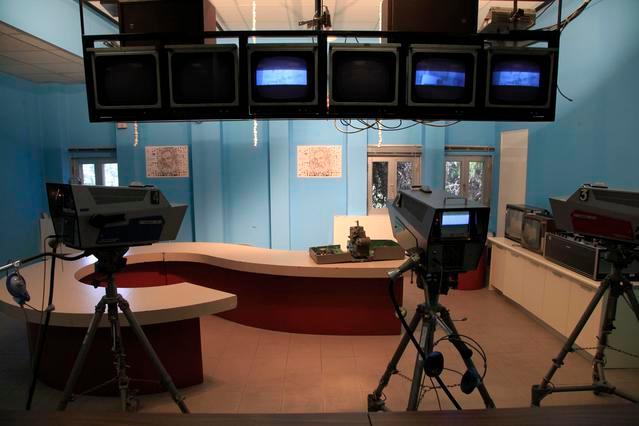 Καυτό ειδύλλιο διεθνή παίκτη με παρουσιάστρια!