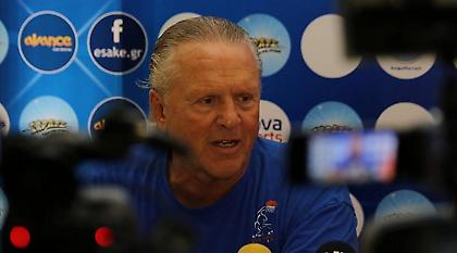 Show Γιατζόγλου στην παρουσίασή του