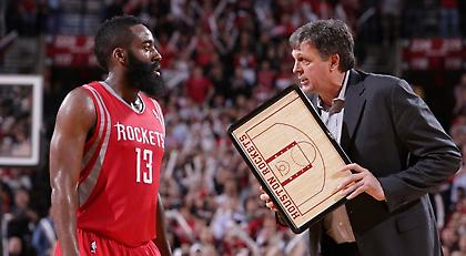 Κράξιμο για την απόλυση του άντρα της από τη γυναίκα του ΜακΧέιλ