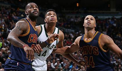 Ύμνοι Λεμπρόν για Αντετοκούνμπο (video)