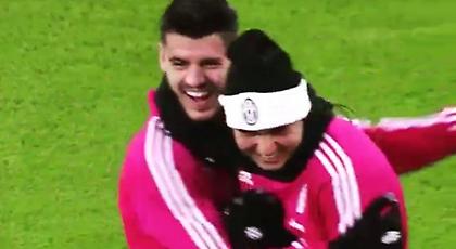 Έκαναν «ζέσταμα» με… τσίχλα! (video)