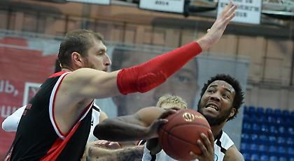 Ζόρικη νίκη για Νίζνι, έπιασε την ΑΕΚ