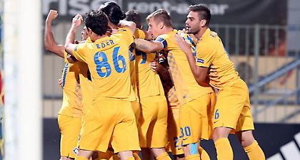 Ψάχνει την «άνοιξη» στην παγωμένη Πράγα