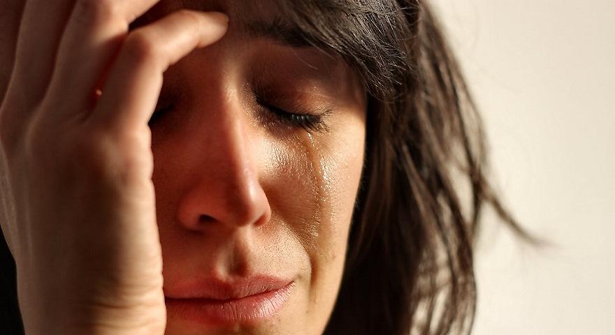 Οι γυναίκες κλαίνε με το παραμικρό: Αυτοί είναι μερικοί μόνο από τους λόγους