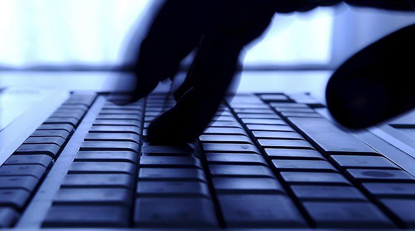 Αναρτούσε αισθησιακές φωτογραφίες της πρώην του στο Facebook