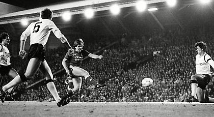 Όταν ο Μέλμπι πετύχαινε «εκείνη» τη μυθική γκολάρα (video)