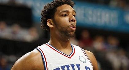 «Καμπάνα» στον Οκαφόρ για το ξύλο με άγνωστο στο δρόμο (video)