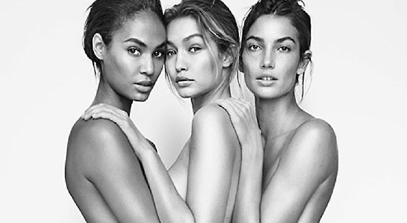 Η γυμνή αγκαλιά τριών καυτών μοντέλων (pics)