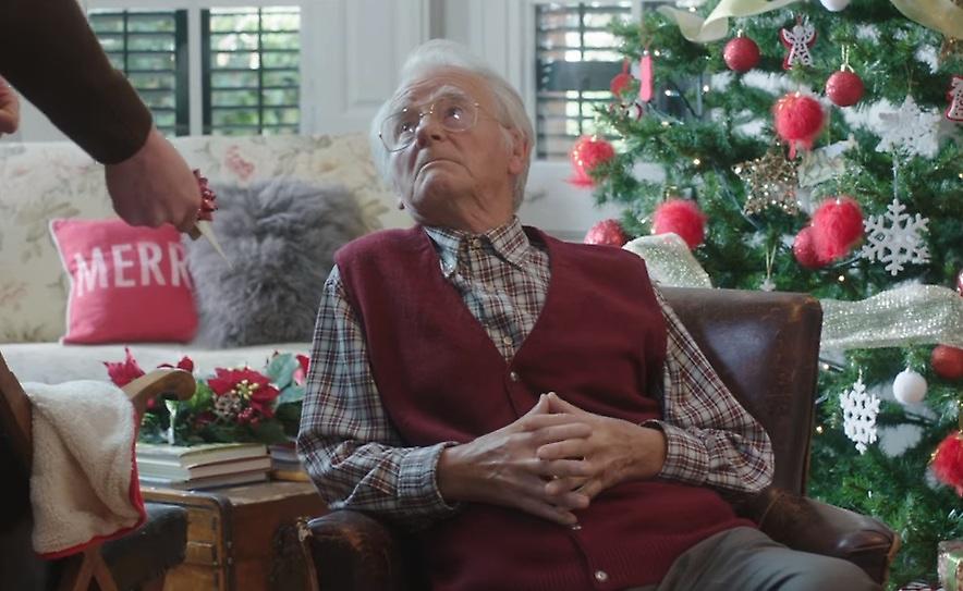 Η χριστουγεννιάτικη διαφήμιση του PornHub θα σας… συγκινήσει