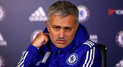 Μουρίνιο: «Δεν θα ενθαρρύνω τον Νέβιλ»