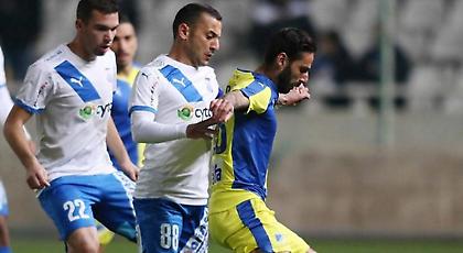 Ήττα για ΑΠΟΕΛ, «Κυρία» στην κορυφή