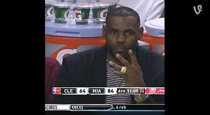 Τους έδειξε τα… δαχτυλίδια του ο Λεμπρόν! (video)