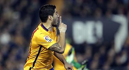 Υβριστική επίθεση σε Σουάρες και Μέσι (video)