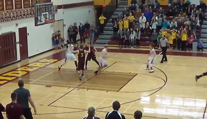 Τρελό buzzer-beater από την άλλη άκρη του γηπέδου! (video)