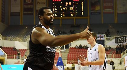 Βασιλειάδης κερνάει, Sofo πίνει