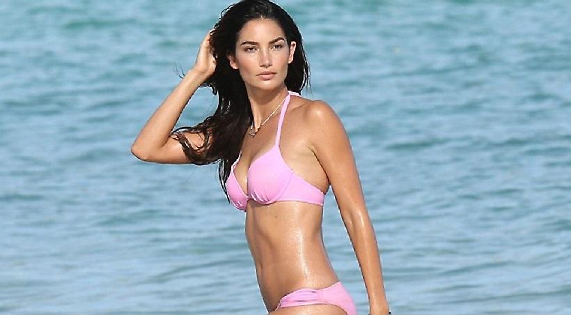 Άγγελος με ροζ μπικίνι η Lily Aldridge (pics)