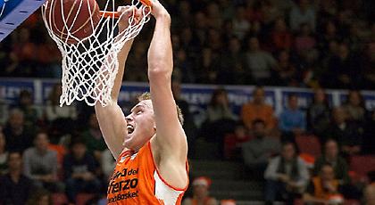 Δεν έχει αντίπαλο η Βαλένθια!