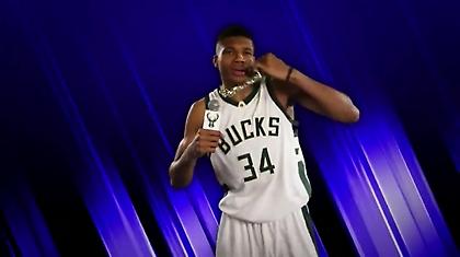 Ο Αντετοκούνμπο μιμείται τον Τζάστιν Μπίμπερ! (video)