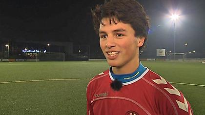 Πιτσιρικάς σκοράρει από το κέντρο πριν καν αρχίσει το χρονόμετρο (video)