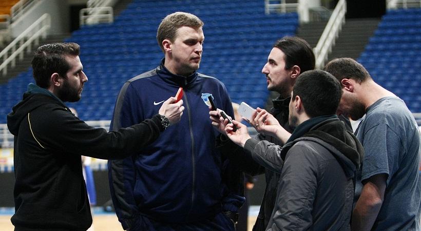 Αντομάιτις: «Υπάρχει πίεση στην ΑΕΚ»