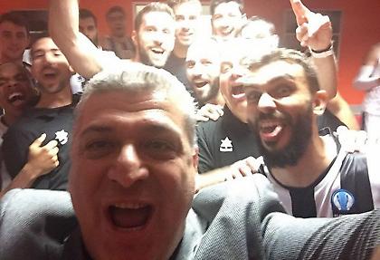 Πανηγυρική selfie και από Ζουρνατζίδη