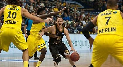 Δε χάνει στο Βερολίνο