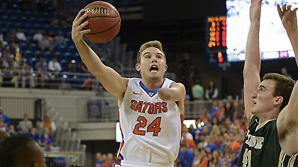 Το πρώτο του καλάθι πέτυχε ο παίκτης που παίζει με το ένα χέρι (video)