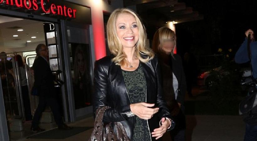 Η Ελλη Στάη ολόγυμνη στο εξώφυλλο του DownTown